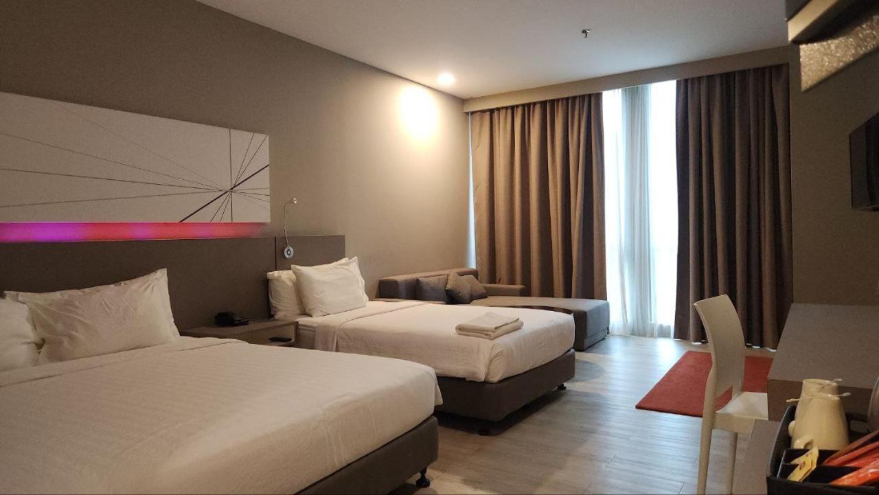 Perdana Hills Hotel Petaling Jaya Exterior foto